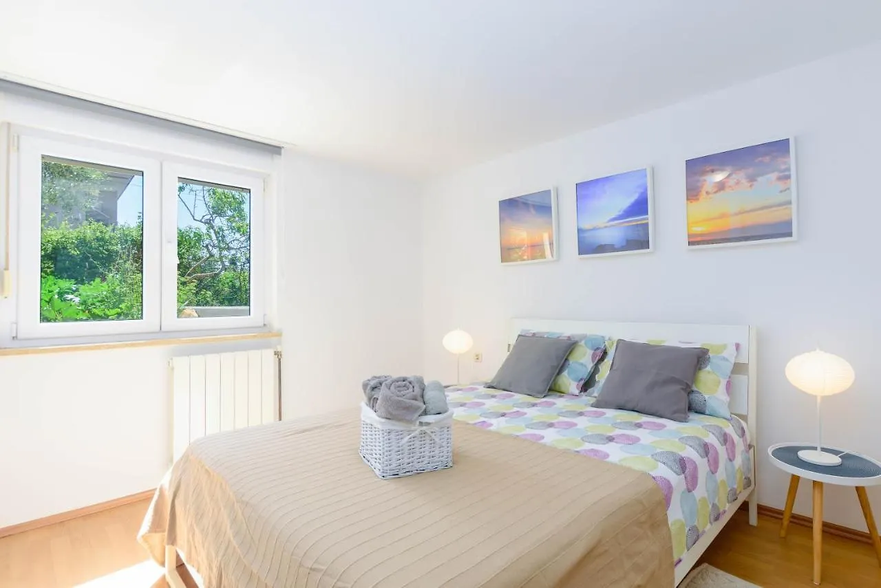 Apartment Dragonja Pula