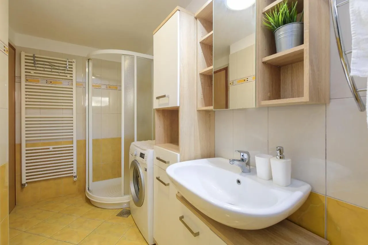 Apartment Dragonja Pula